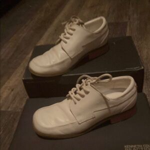 Cream Leather Lace-Up Shoes